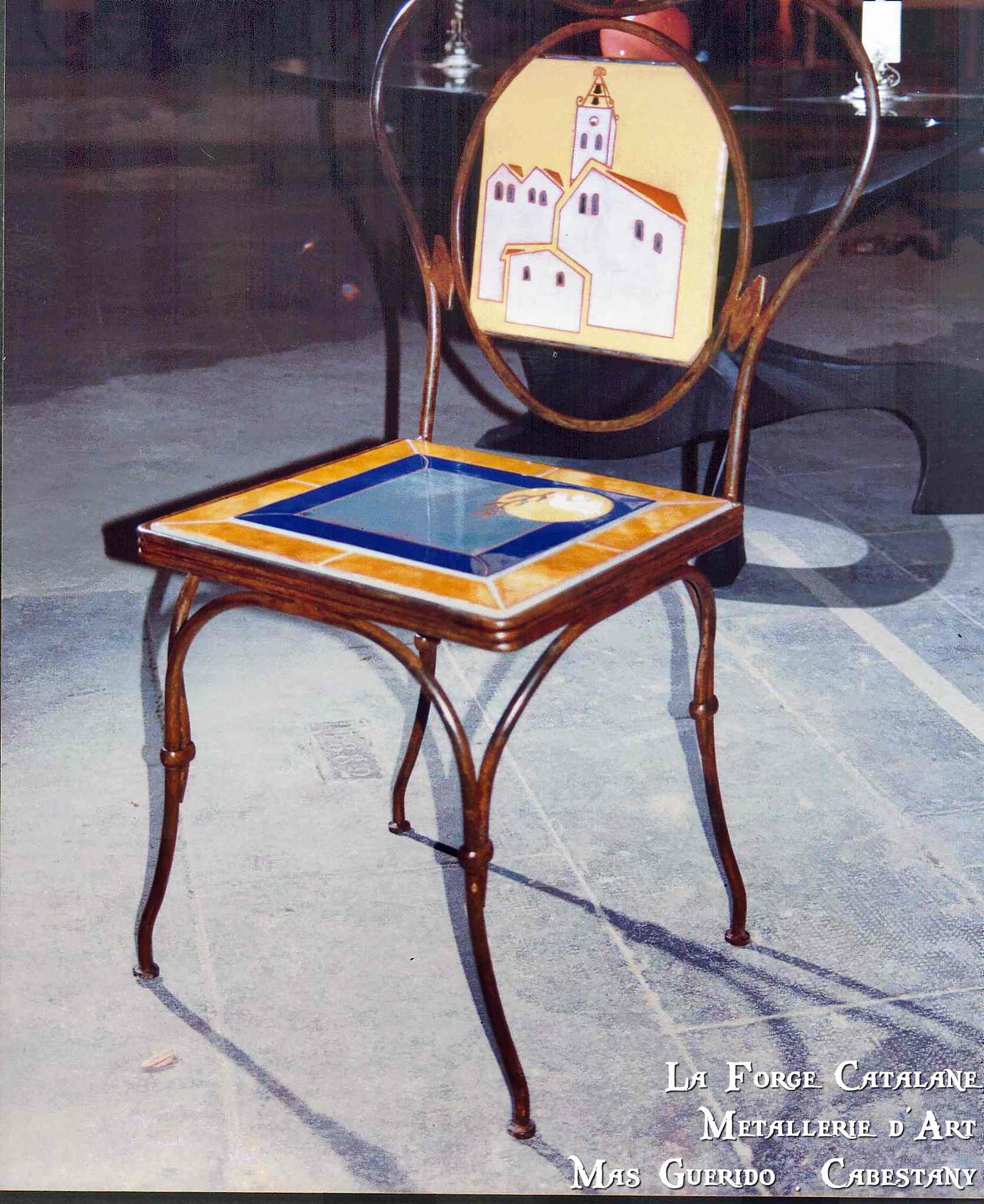 chaise a l ancienne fer mozaique sur assise et dossier forge catalane.jpg